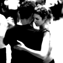 BEDENİNİ HİSSET…